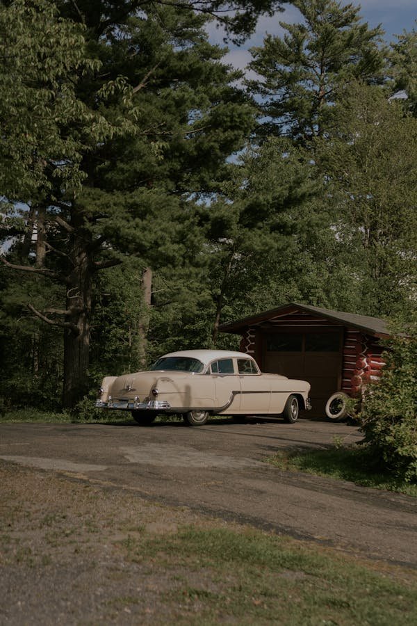 Idées innovantes pour rénover efficacement un garage en bois